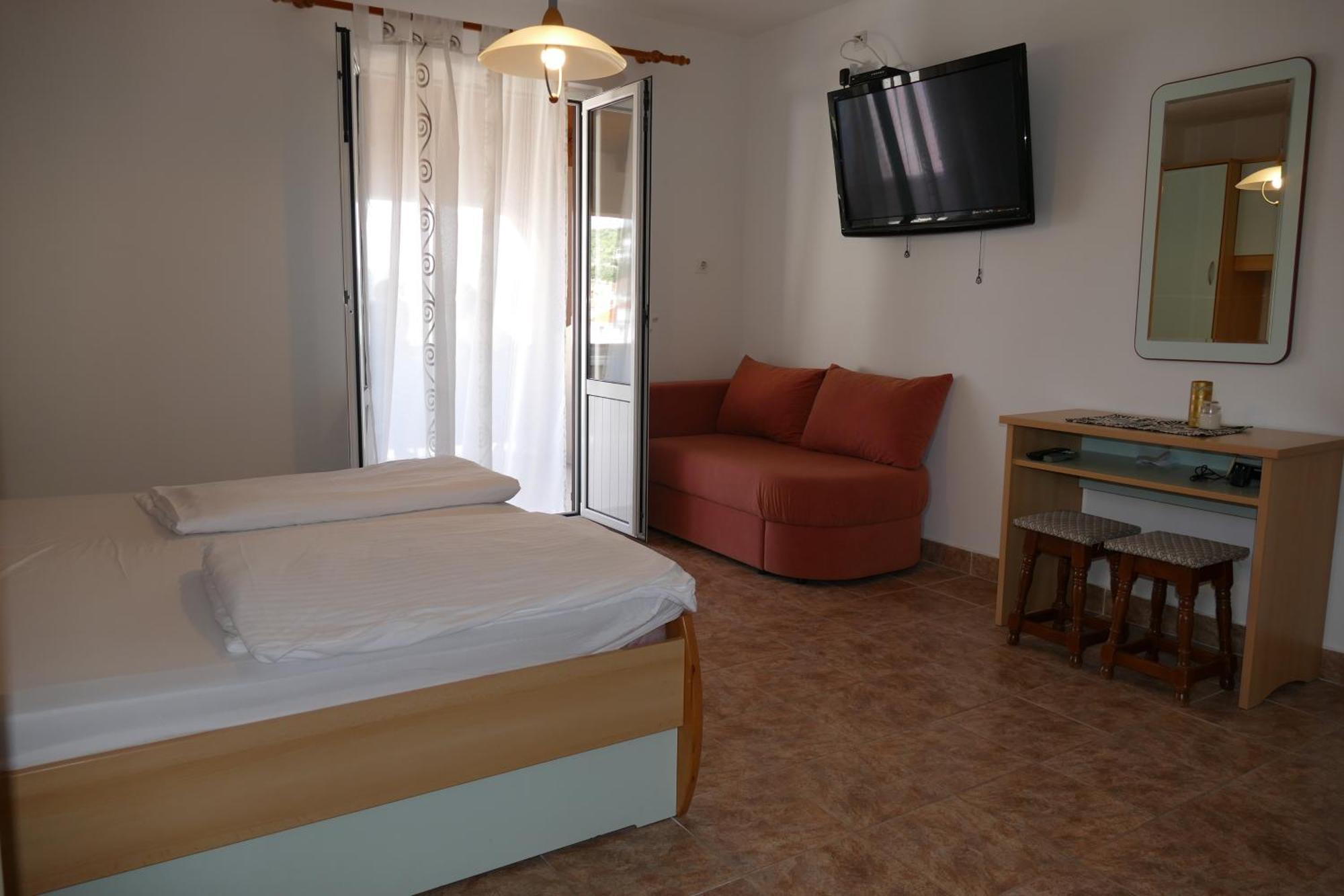 Apartments By The Sea Kampor, Rab - 5037 Rom bilde